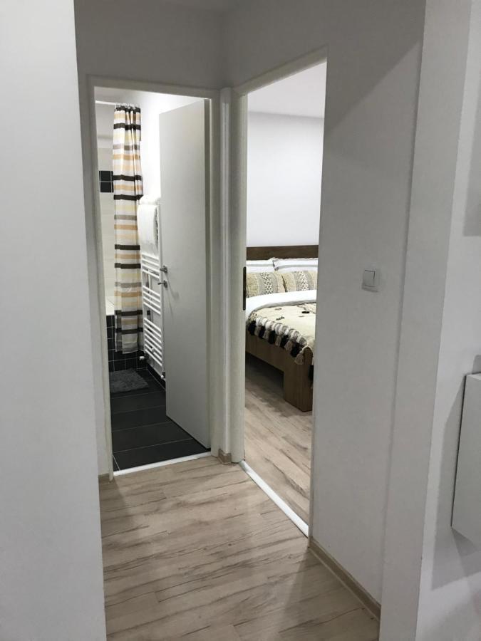 Comfy Apartment - Free Private Parking,Ac,Wi-Fi Carei Dış mekan fotoğraf