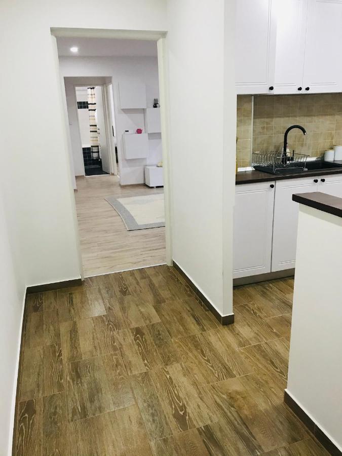 Comfy Apartment - Free Private Parking,Ac,Wi-Fi Carei Dış mekan fotoğraf